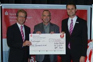 Die Sparkasse Karlsruhe Ettlingen spendet 500,00 € für unser Hallenbauprojekt. Die Scheckübergabe erfolgte durch Wilfried Kammerer und Dirk Saffert an den sich richtig freuenden Wilhelm Wenz. Die Sparkasse Karlsruhe Ettlingen spendet 500,00 € für unser Hallenbauprojekt. Die Scheckübergabe erfolgte durch Wilfried Kammerer und Dirk Saffert an den sich richtig freuenden Wilhelm Wenz.